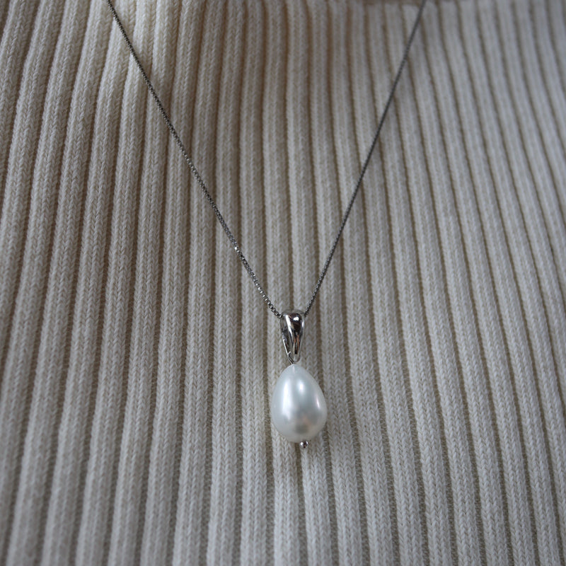shell drop pearl necklace