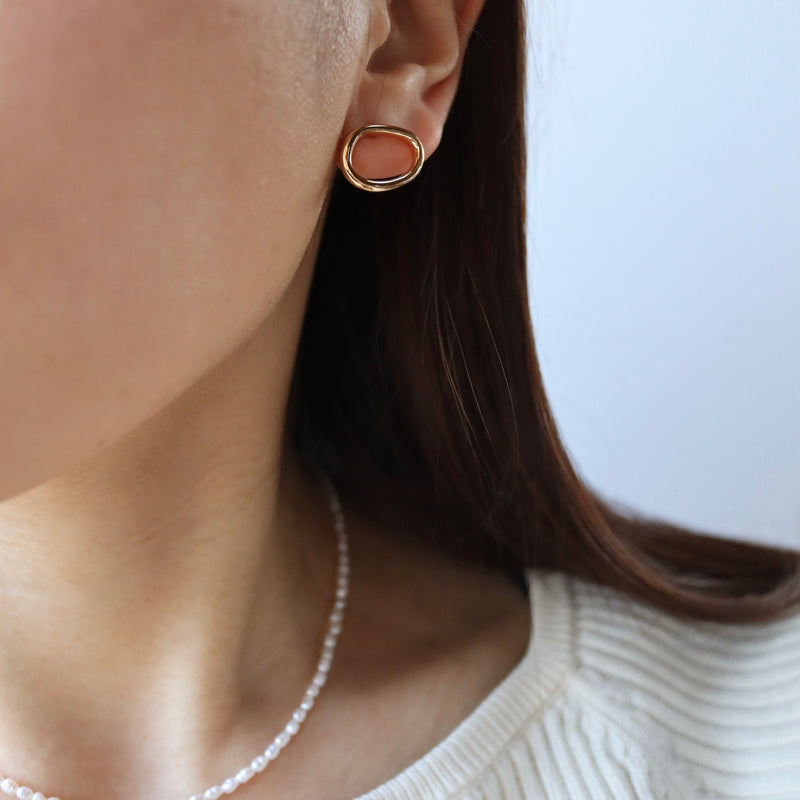 asymmetry hole pierce