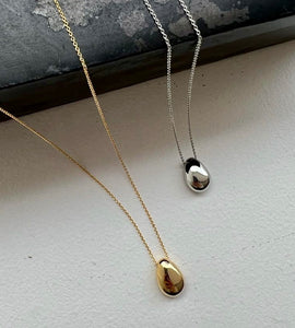shiny beans necklace
