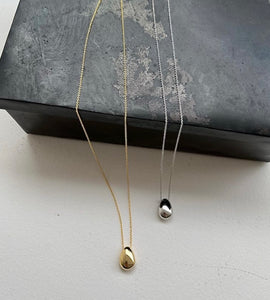 shiny beans necklace