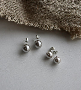 classic pearl stud pierce