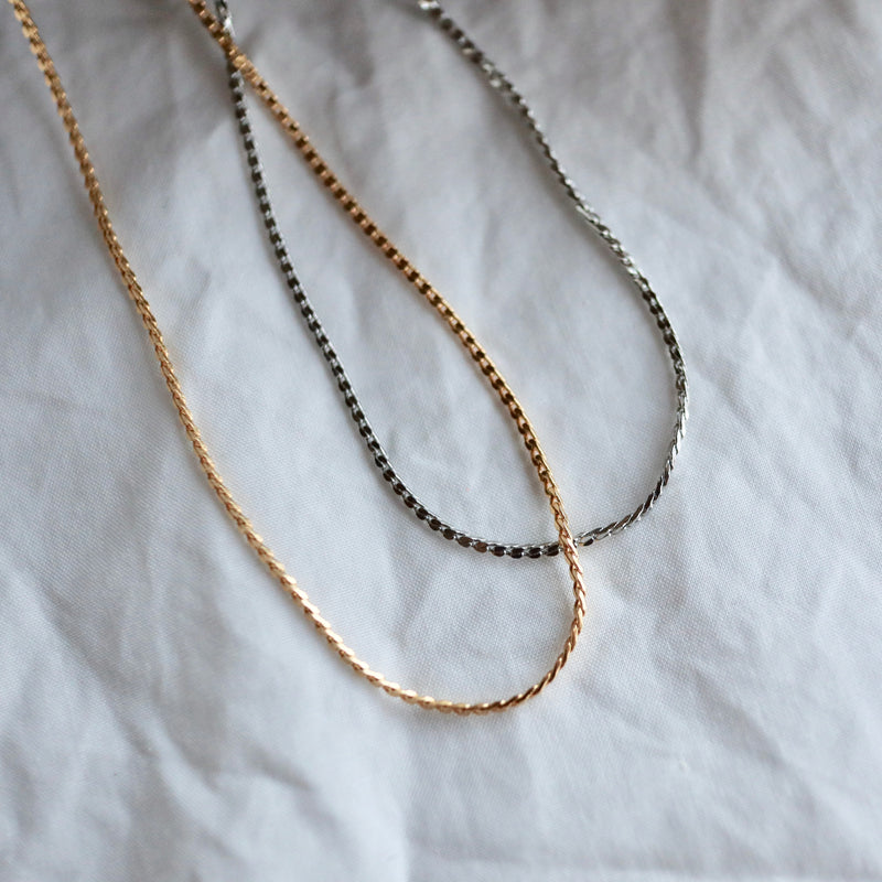 scale chain necklace