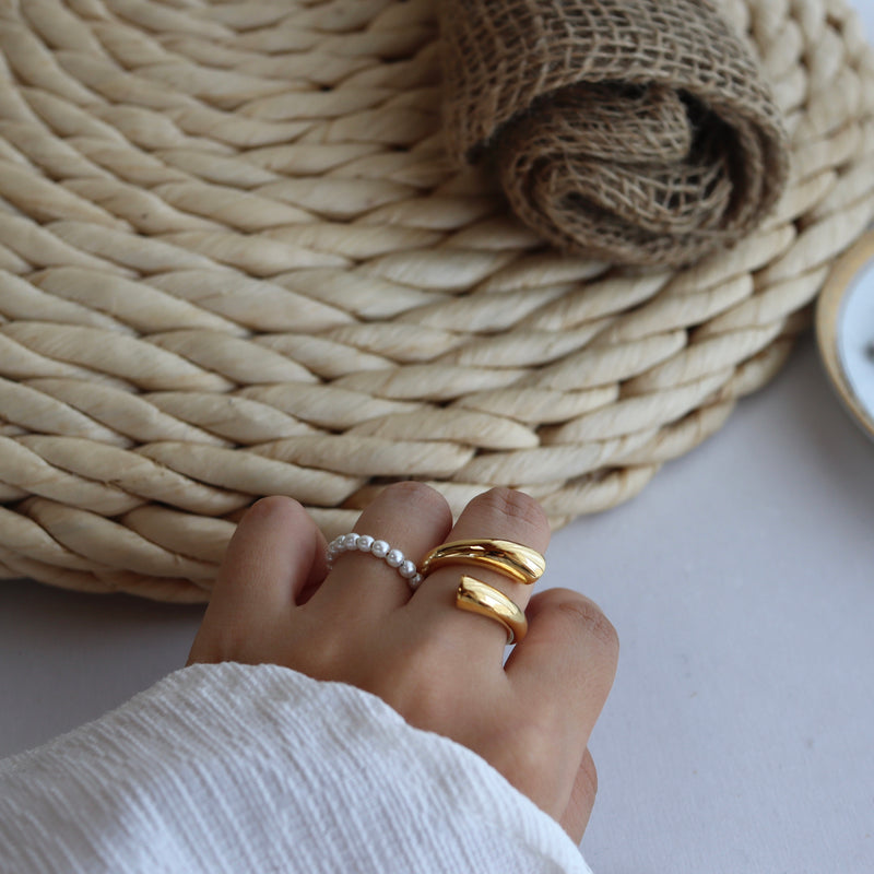 hug tube ring
