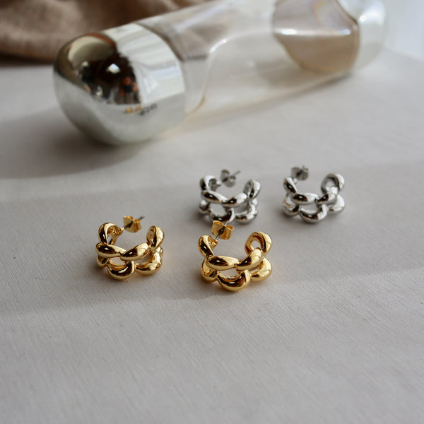 plump chain pierce
