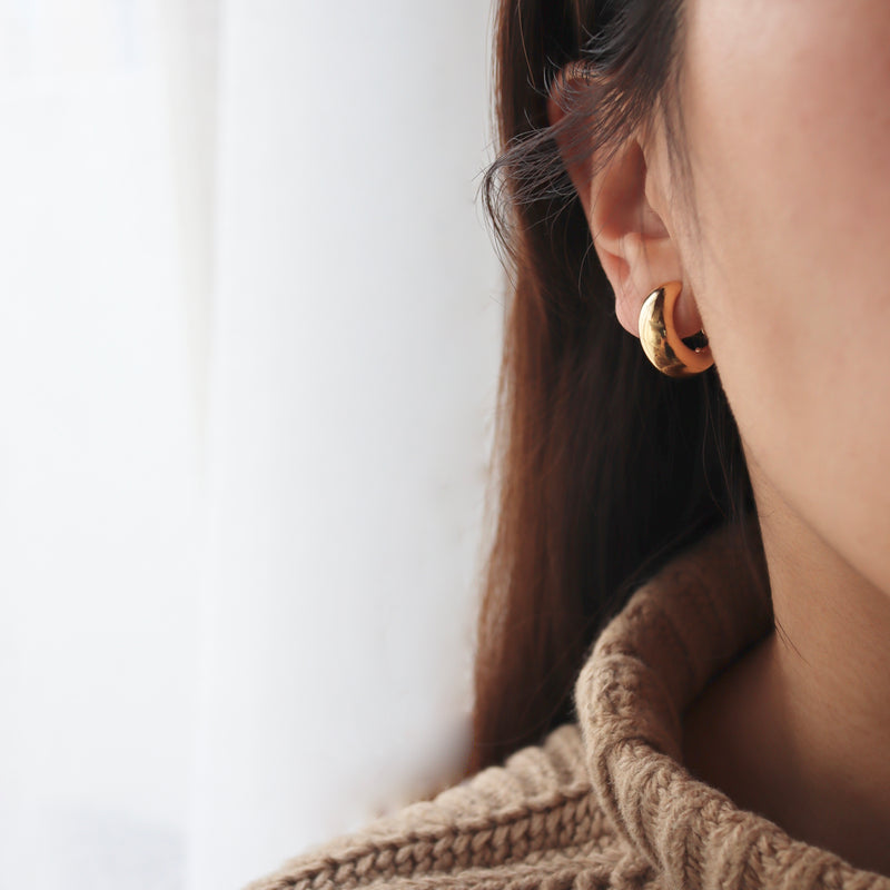 shiny plump earring & ear cuff