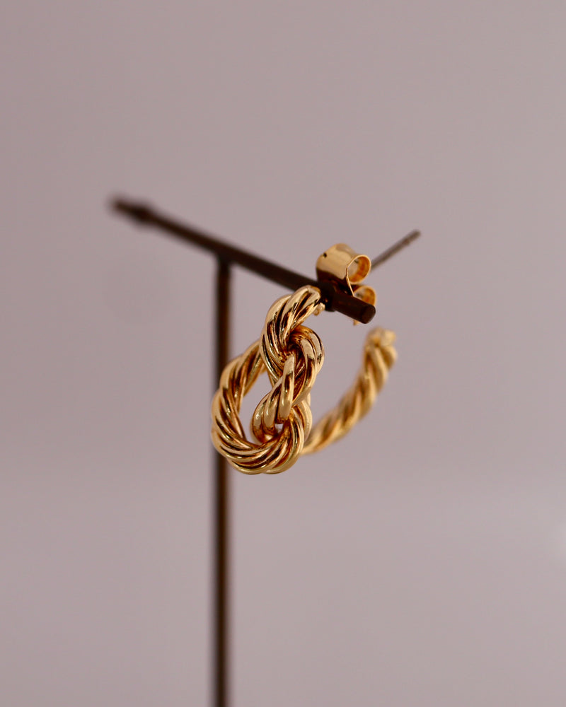 twist tie pierce