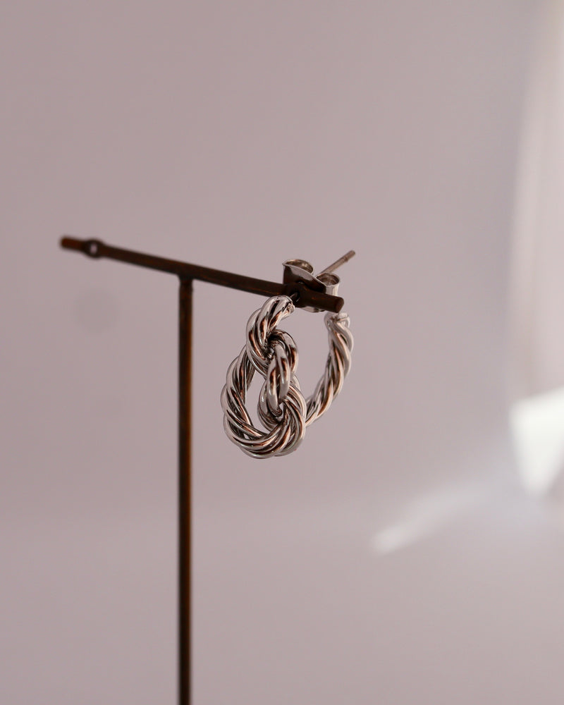twist tie pierce