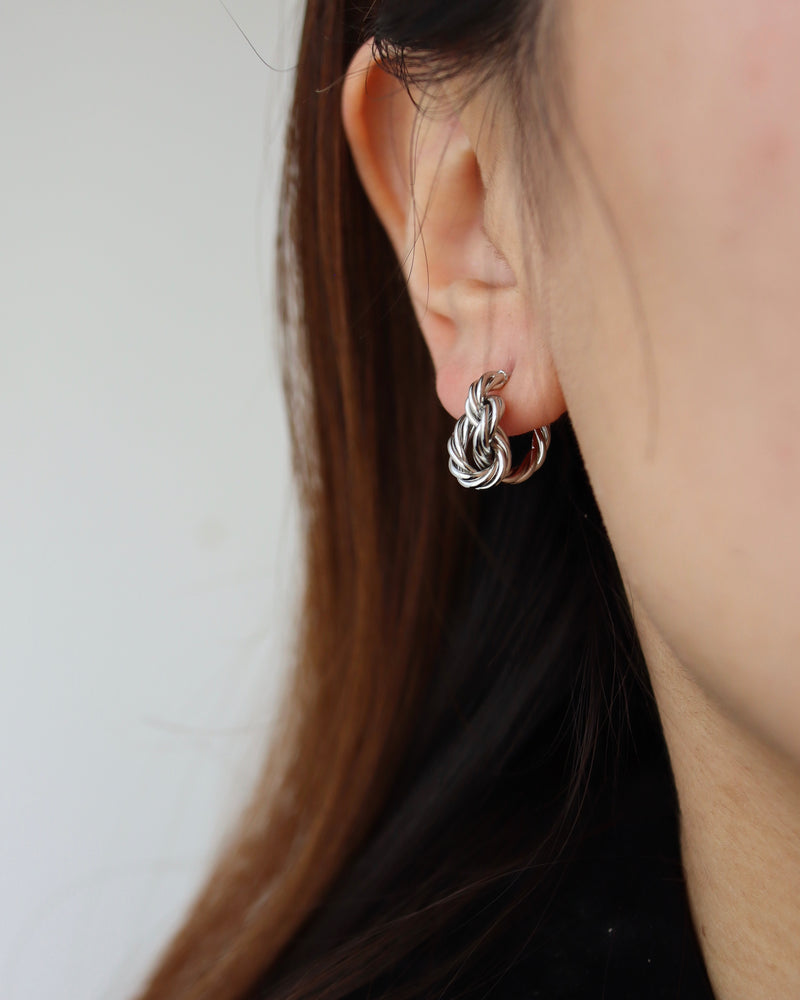 twist tie pierce