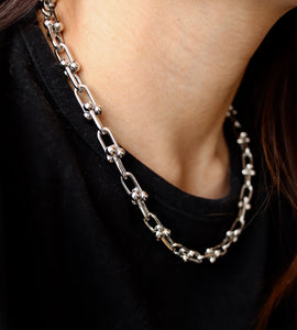 Luxurious chain necklace