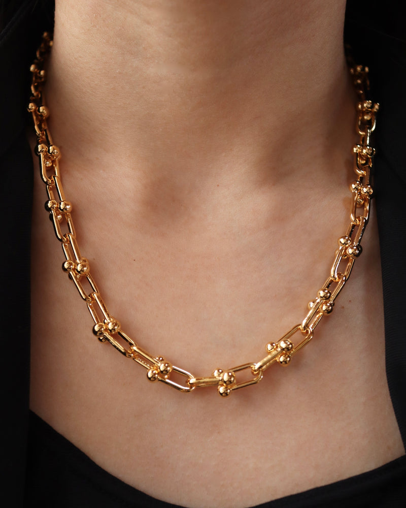 Luxurious chain necklace