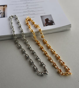 Luxurious chain necklace