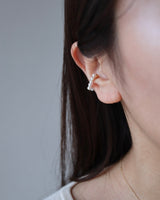 shake pearl ear cuff