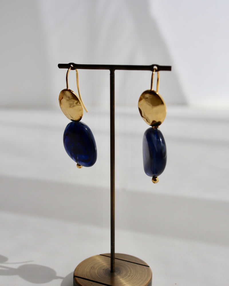 hanger stone pierce