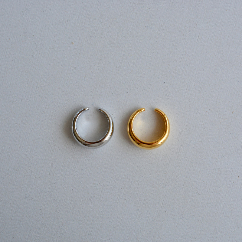 greasy shiny ring