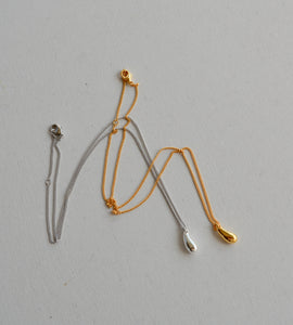 sleek drop necklace