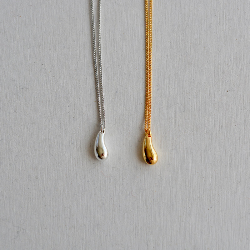 sleek drop necklace