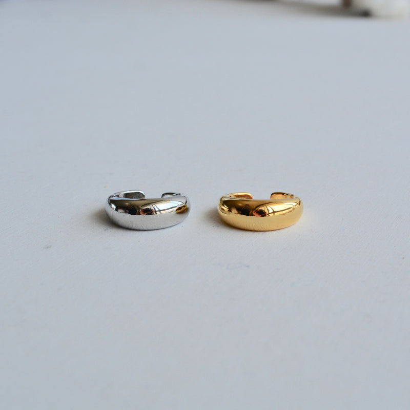 greasy shiny ring