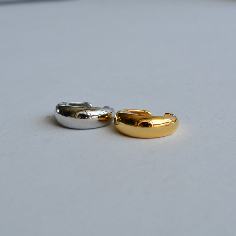 greasy shiny ring