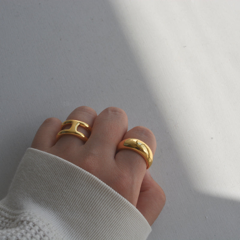 greasy shiny ring