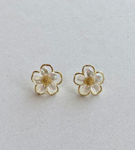 outline flower pierce
