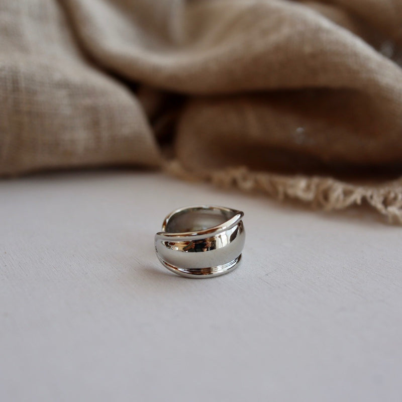 wavy plate ring