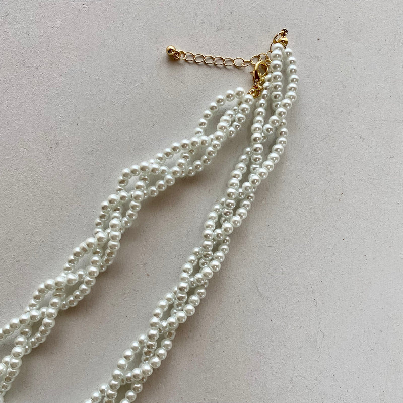 pearl tresse necklace